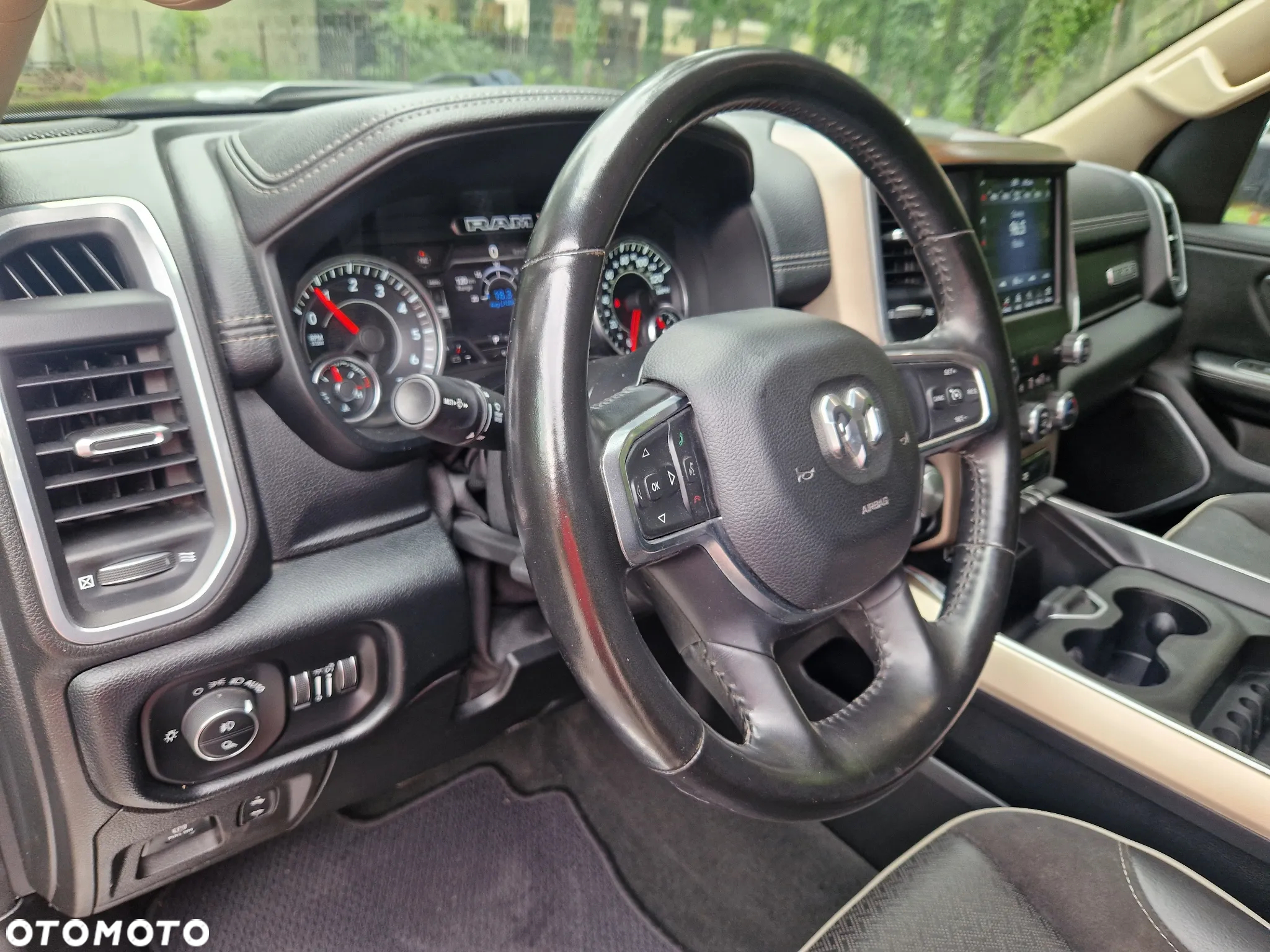 RAM 1500 Quad Cab Longbed Laramie - 14