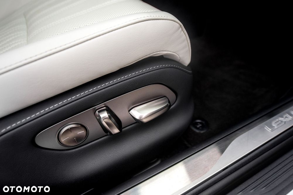 Lexus LS 500h RWD Executive Line - 24