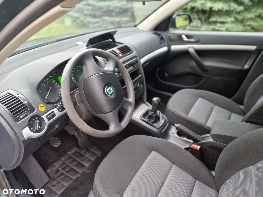 Skoda Octavia 1.8 T FSI Ambiente - 12