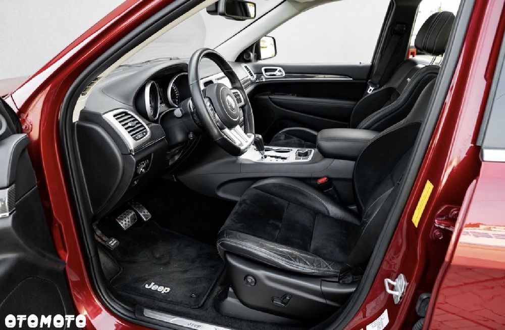 Jeep Grand Cherokee SRT8 - 18