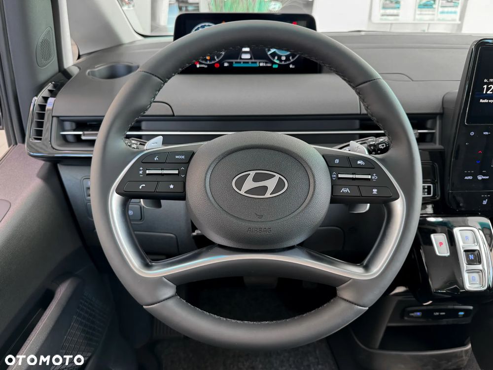 Hyundai Staria 1.6 T-GDI HEV Smart Business - 16