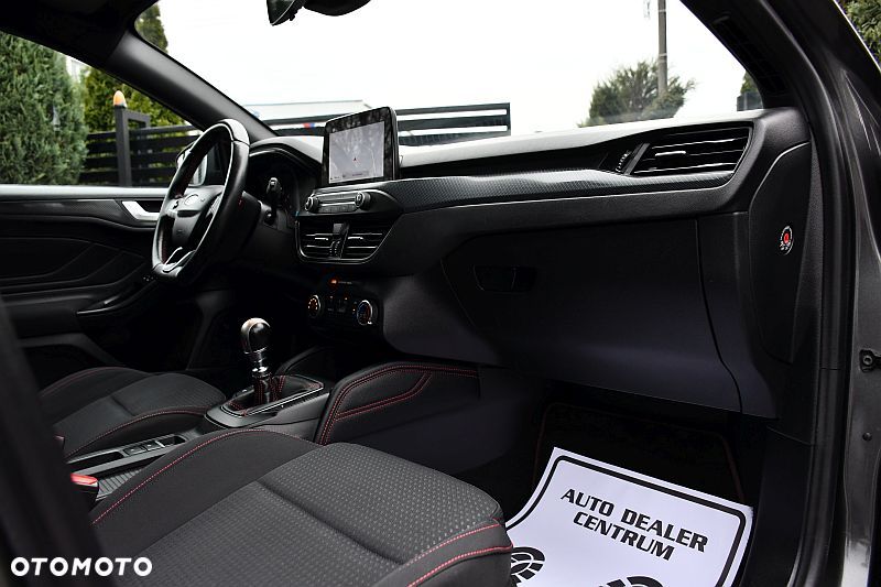 Ford Focus 1.5 EcoBlue Start-Stopp-System ST-LINE STYLE - 6