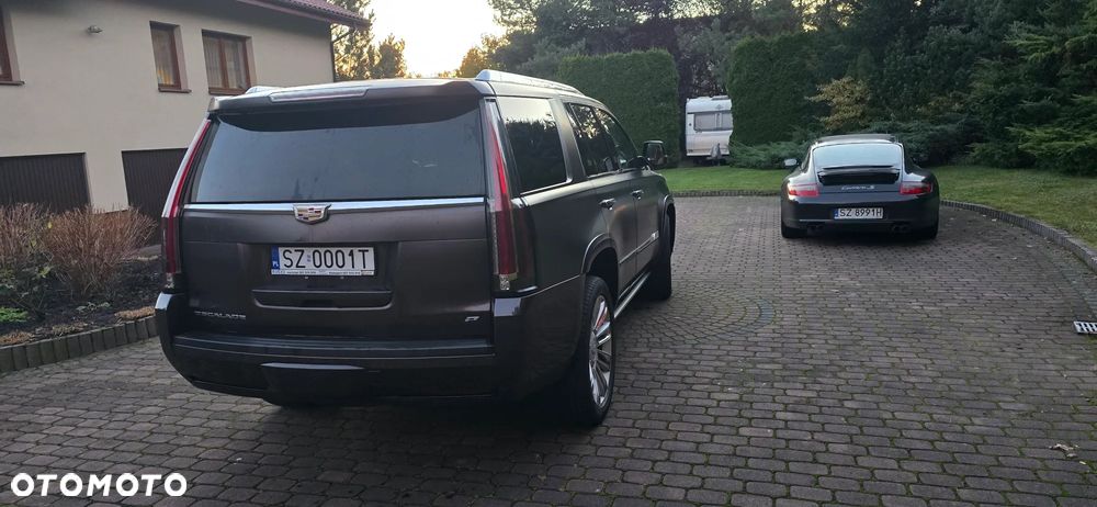 Cadillac Escalade - 5
