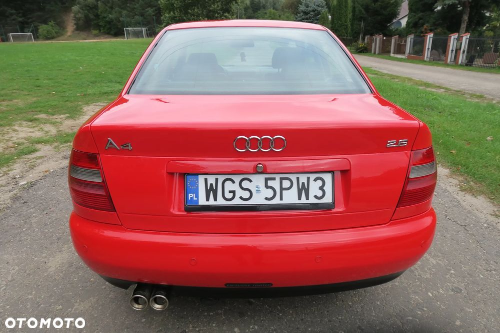 Audi A4 Limousine - 12