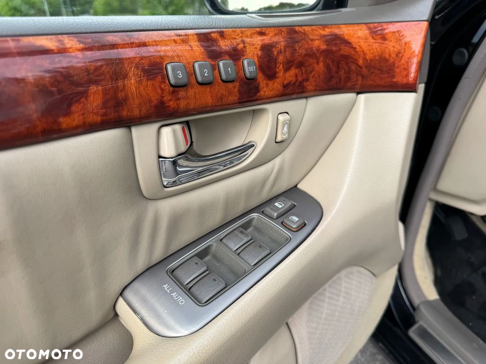 Lexus LS High Class - 29