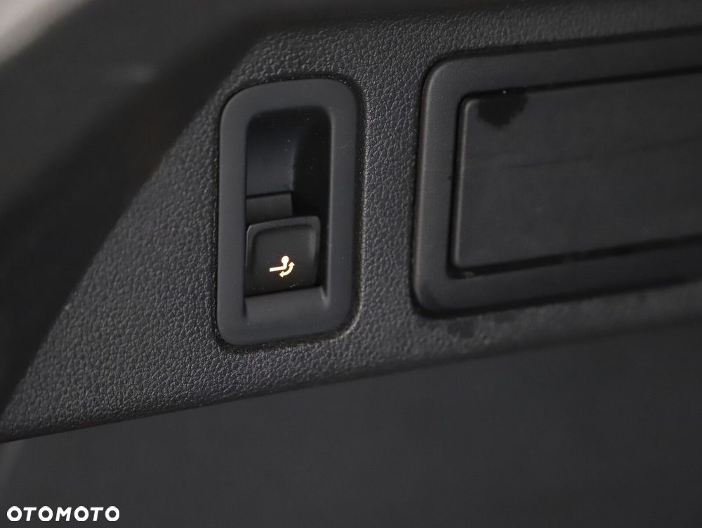 Volkswagen Tiguan 2.0 TDI SCR 4Mot Elegance DSG - 24