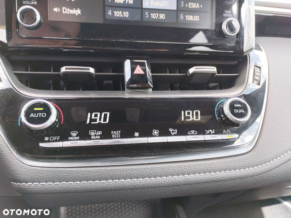 Toyota Corolla 1.8 Hybrid Comfort - 19