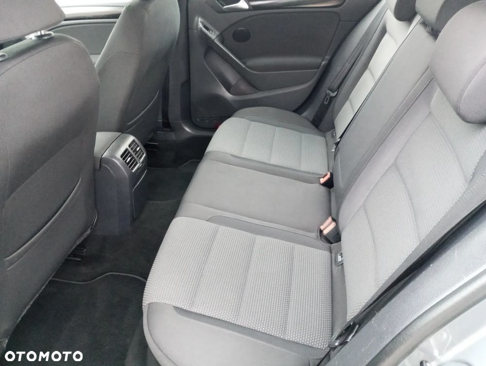 Volkswagen Golf - 18