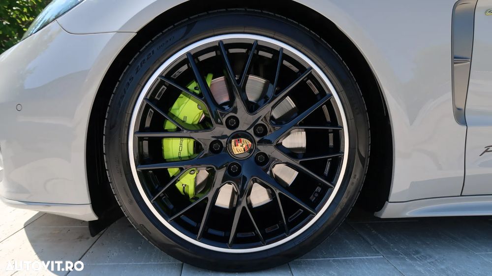 Porsche Panamera 4 E-Hybrid Platinum Edition - 33