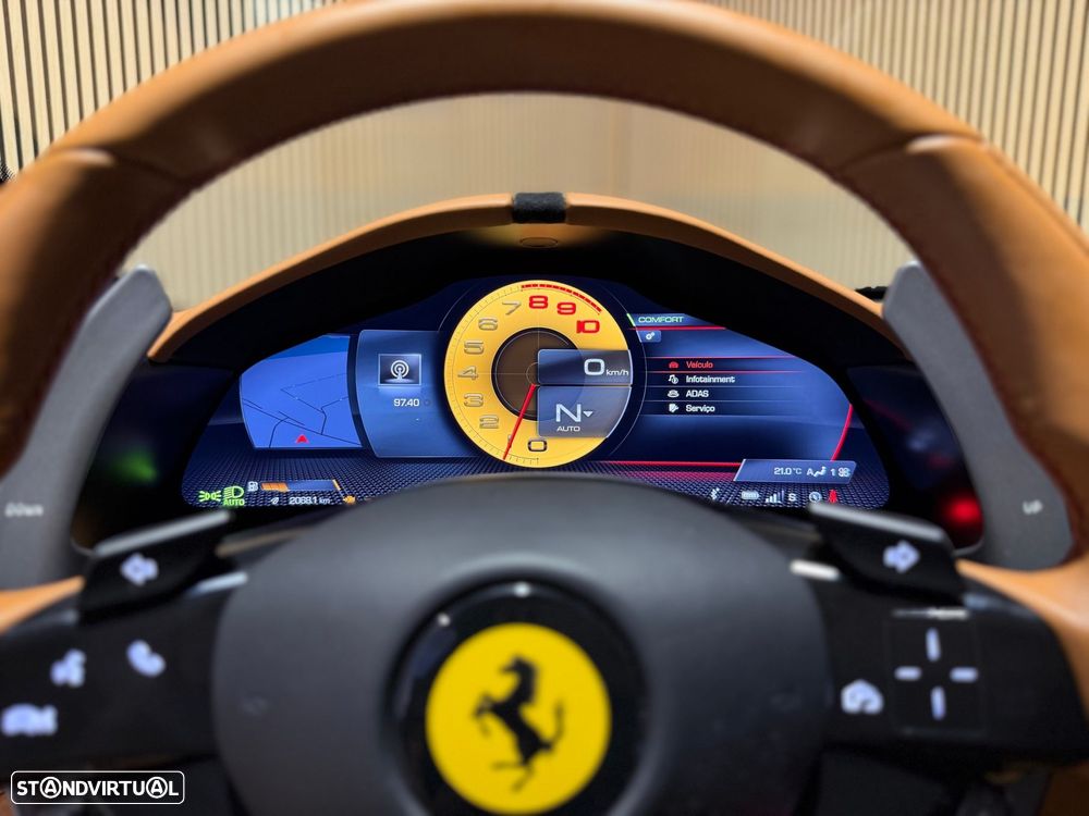 Ferrari Roma 3.9 Twin-Turbo V8 - 11