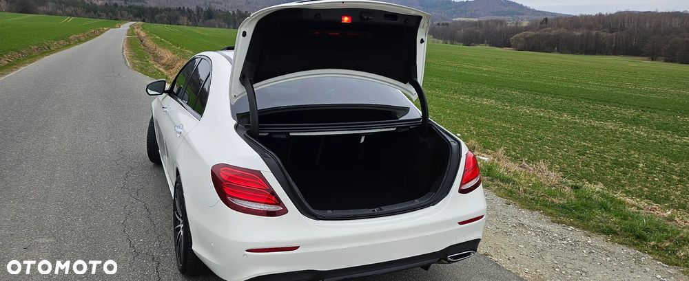 Mercedes-Benz Klasa E 220 d 4Matic 9G-TRONIC AMG Line - 14