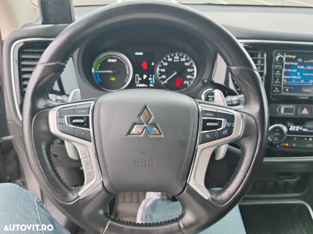 Mitsubishi Outlander 2.0 4WD - 13