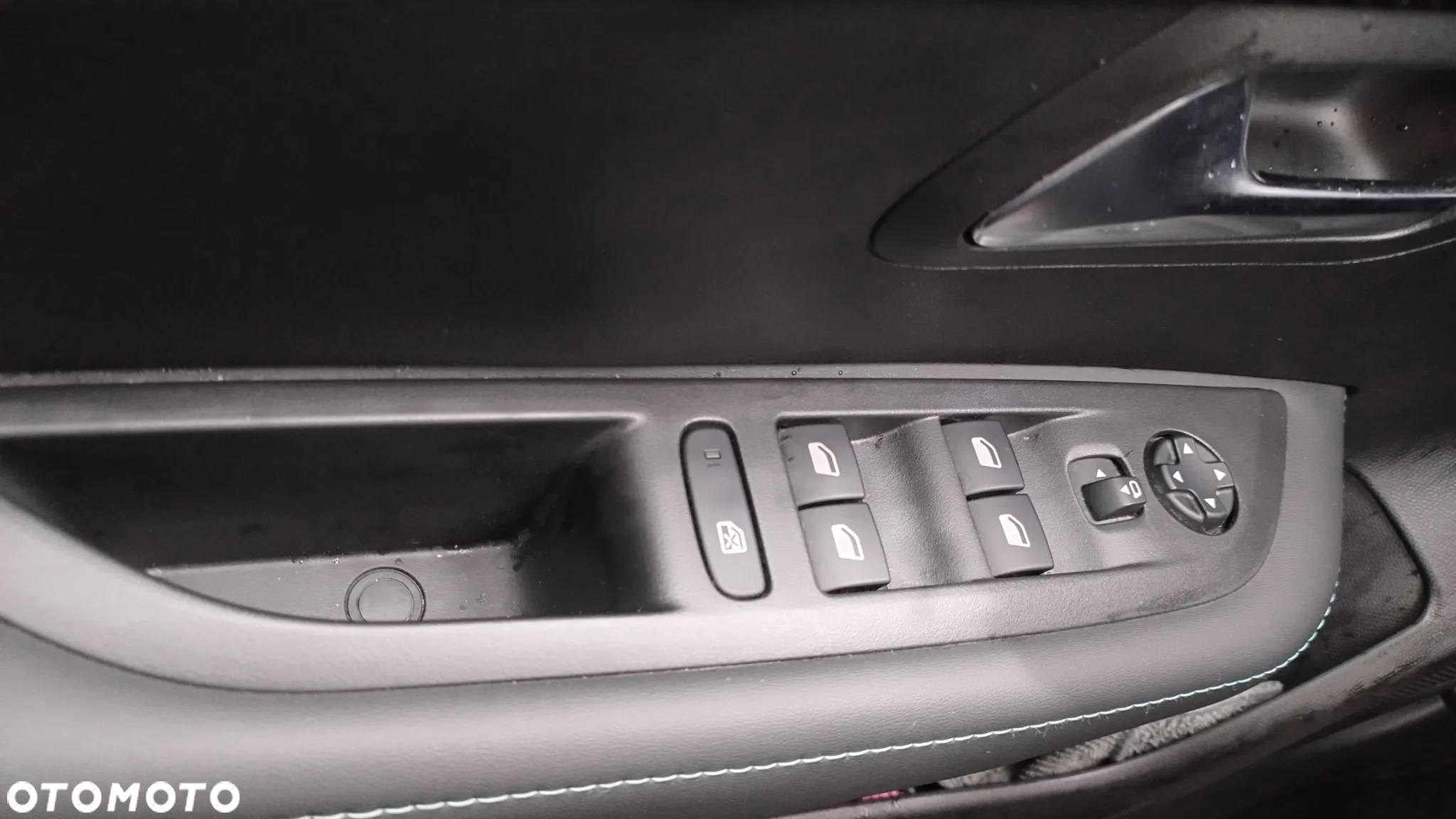 Peugeot 208 PureTech 100 Allure - 17