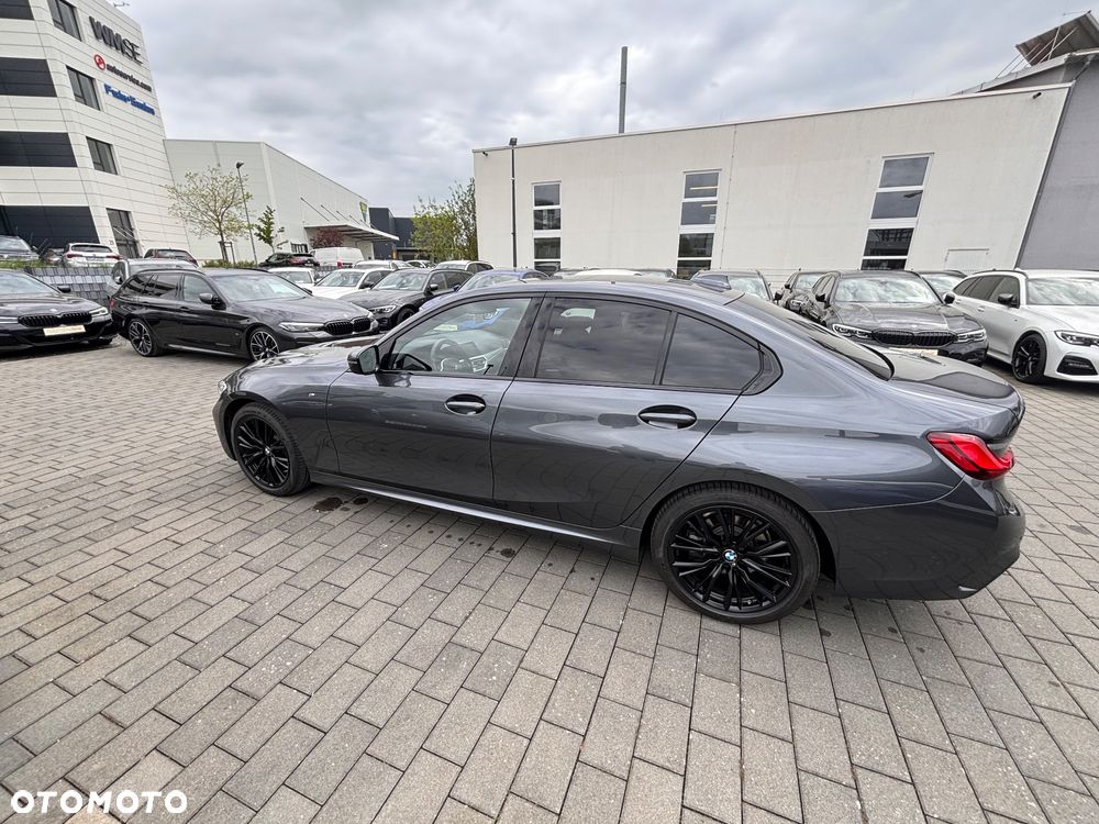 BMW Seria 3 320d xDrive M Sport Shadow sport - 14