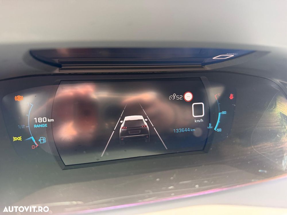 Peugeot 2008 1.2 L PureTech STT Allure - 37