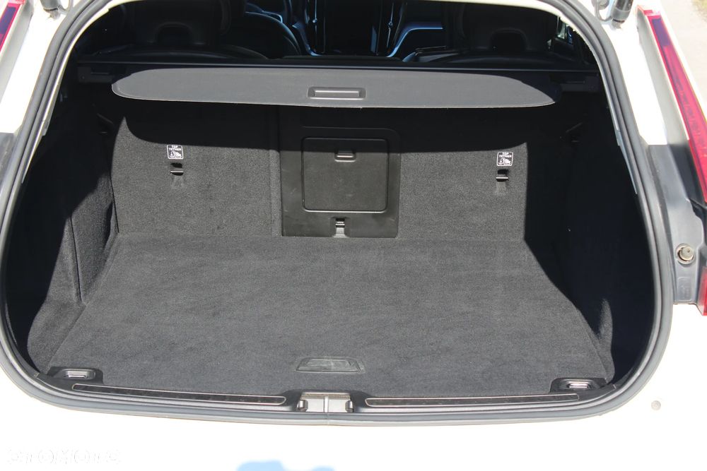 Volvo V60 Cross Country D4 AWD Geartronic Pro - 25