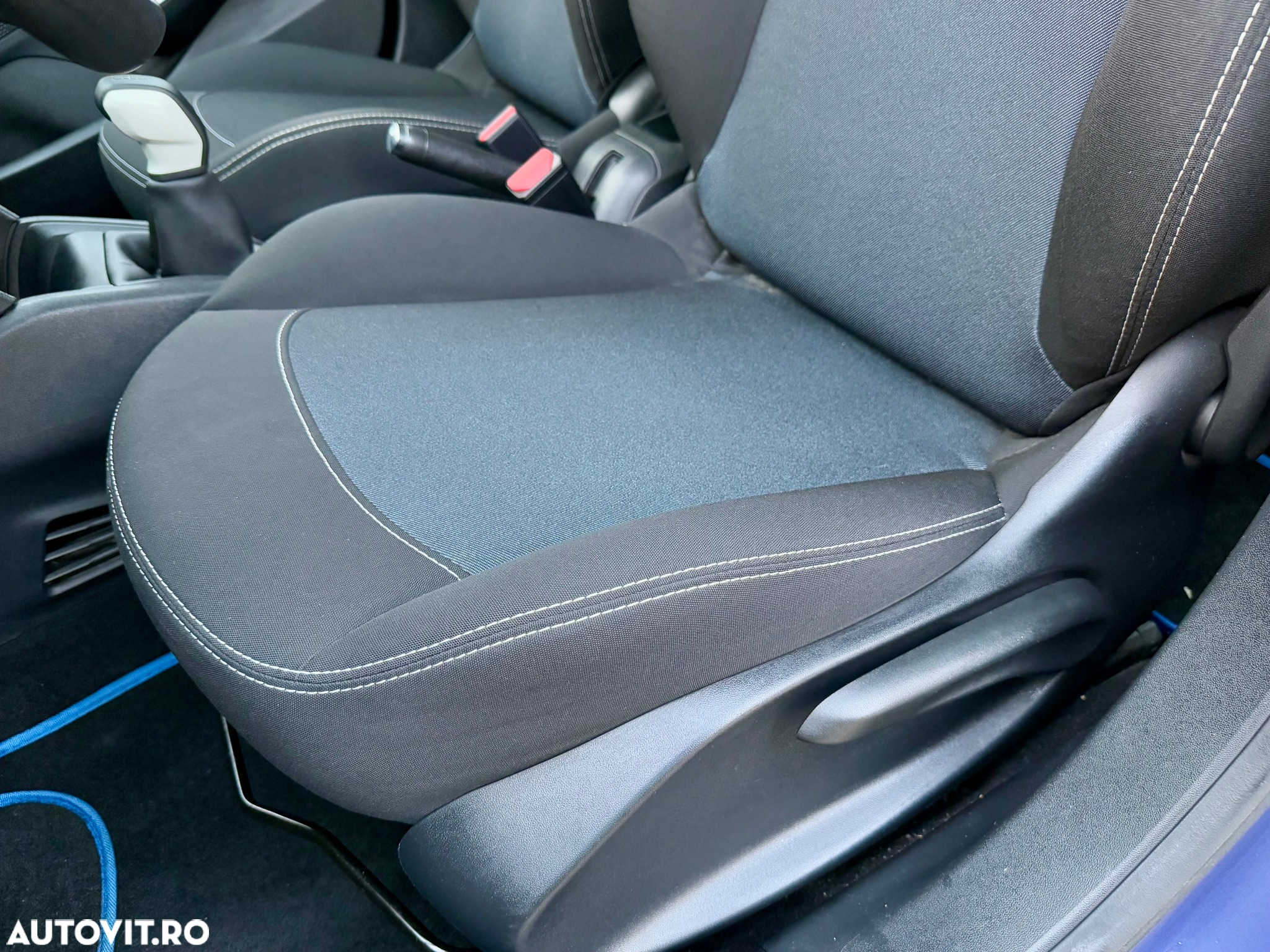 Peugeot 208 1.0 L PureTech Active - 9