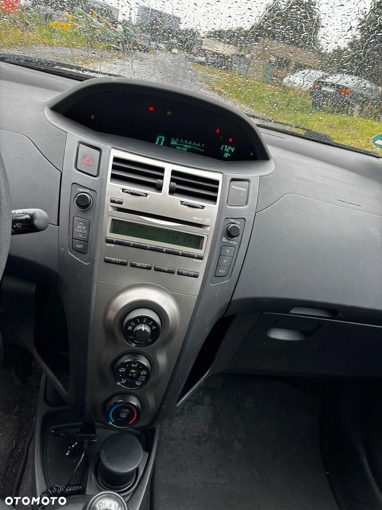 Toyota Yaris 1.33 2010 - 8