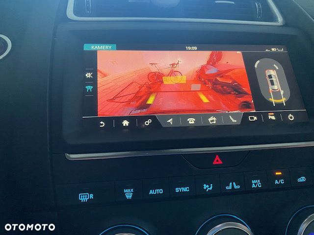 Jaguar E-Pace 2.0 i4D AWD - 9
