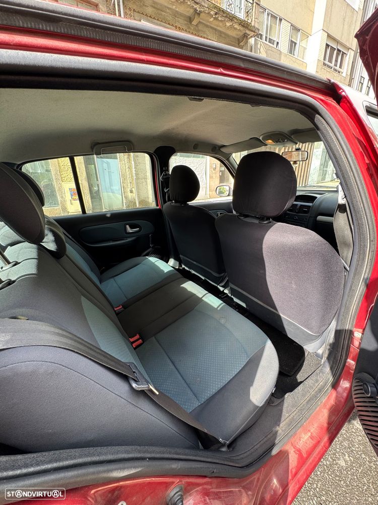 Renault Clio 1.2 16V Confort - 9