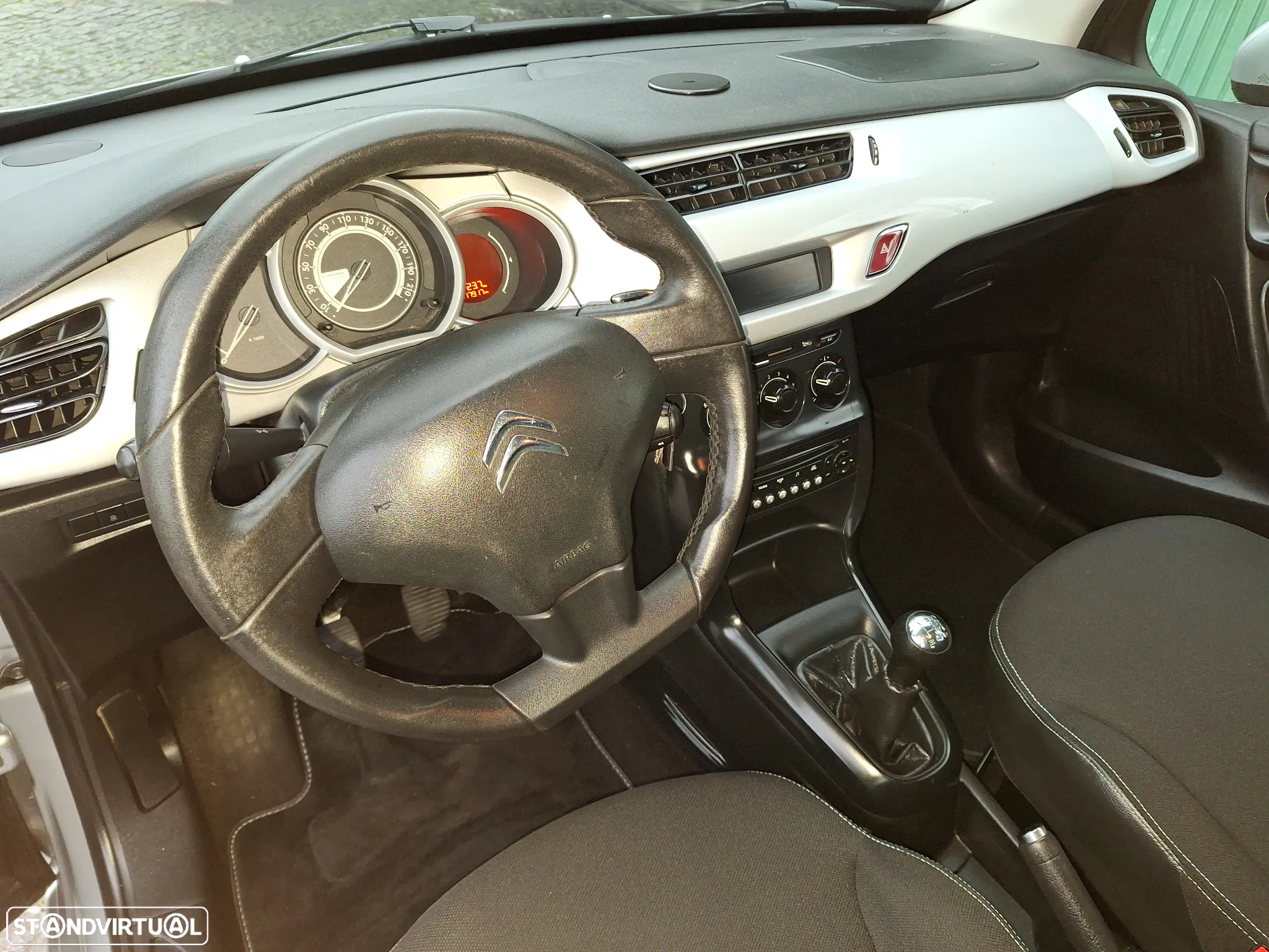 Citroën C3 1.2 PureTech Live - 5