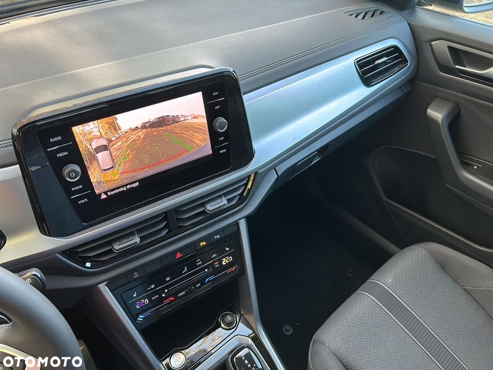 Volkswagen T-Roc - 16