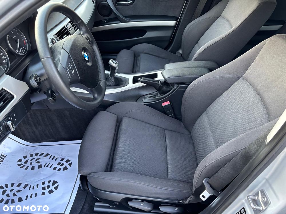 BMW Seria 3 318d DPF Edition Exclusive - 17