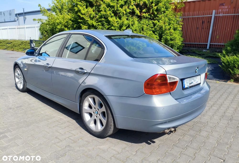 BMW Seria 3 325i - 2
