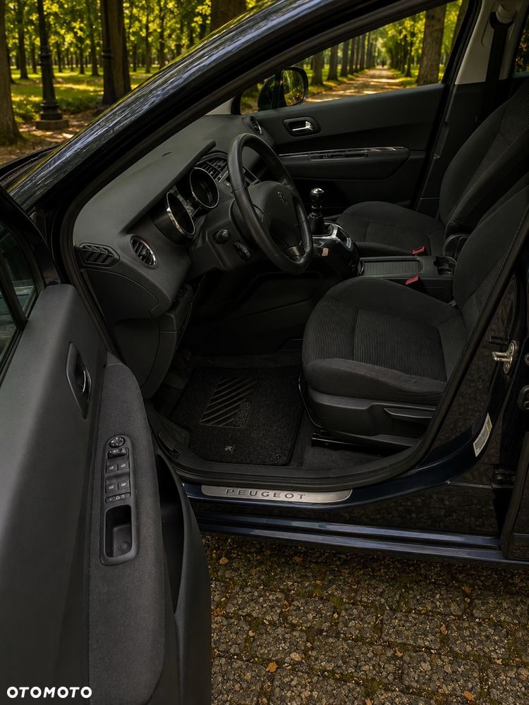 Peugeot 5008 HDI FAP 115 Family - 11
