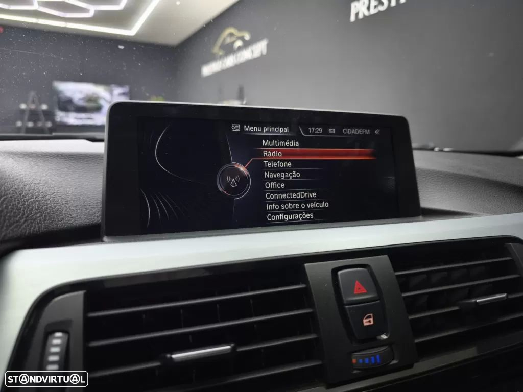 BMW 320 d Aut. Modern Line - 36