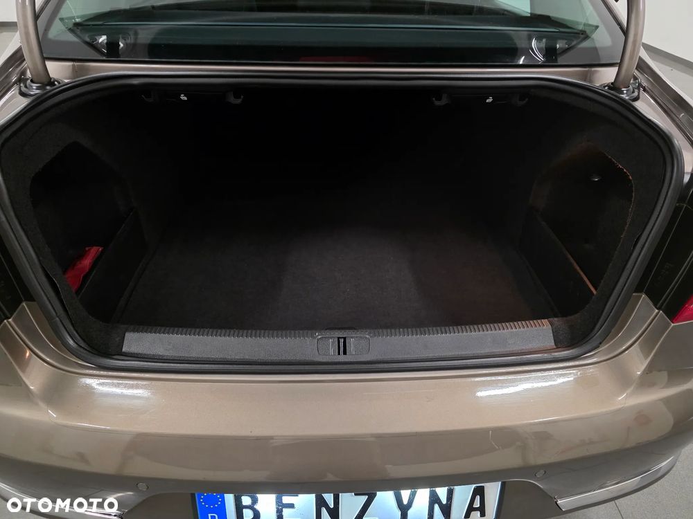 Volkswagen Passat 1.4 TSI BlueMotion Technology Comfortline - 39