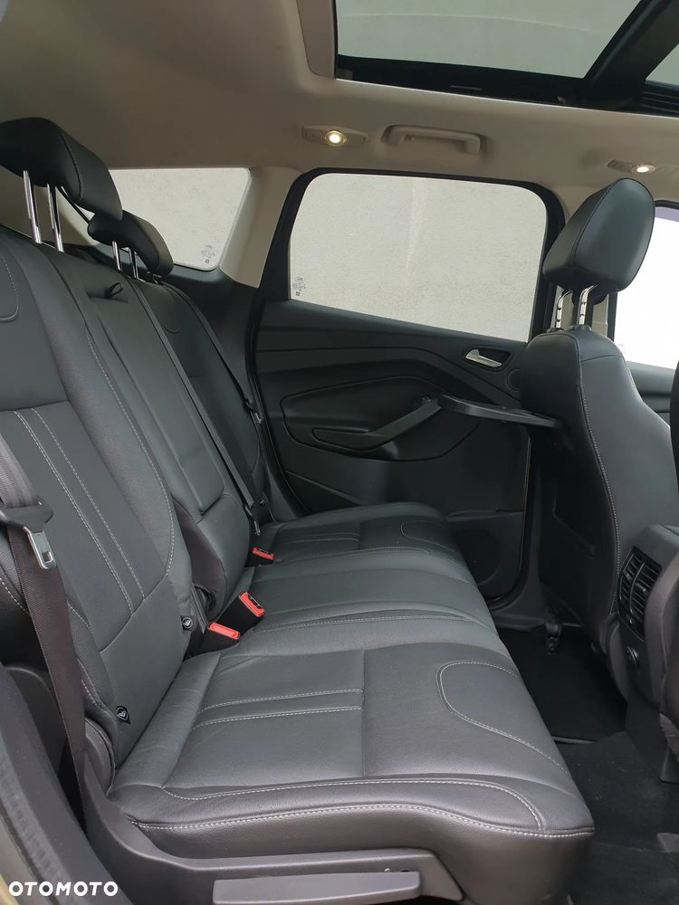 Ford Kuga 2.0 TDCi 4x4 Titanium - 38
