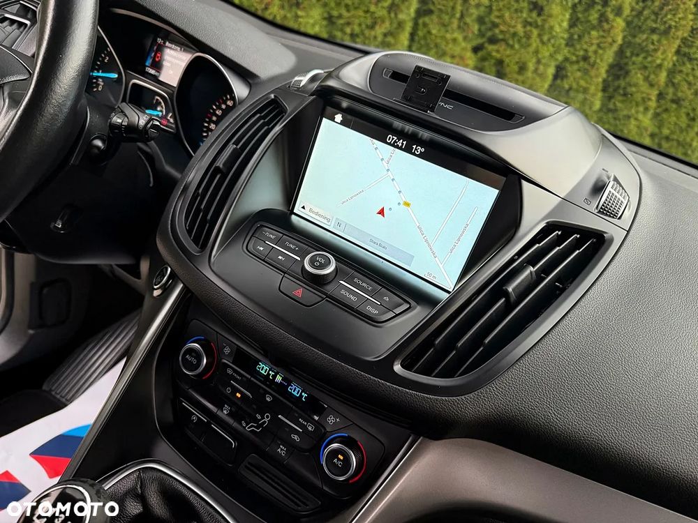 Ford Kuga 1.5 EcoBoost 2x4 Titanium - 18