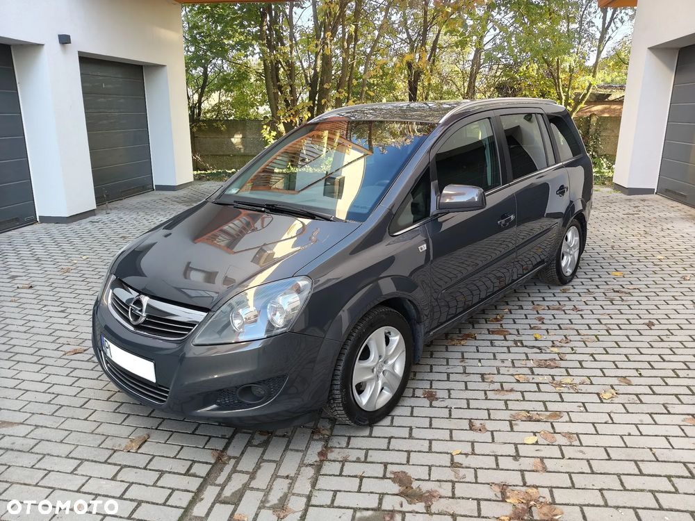 Opel Zafira 1.6 Cosmo - 23