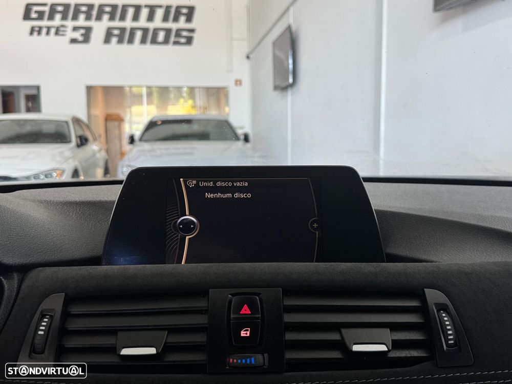 BMW 320 d Auto Pack M - 17