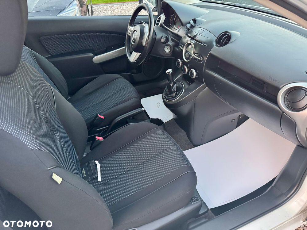 Mazda 2 - 6