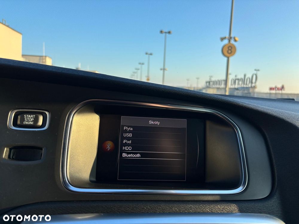 Volvo V40 T3 Drive-E Momentum - 32