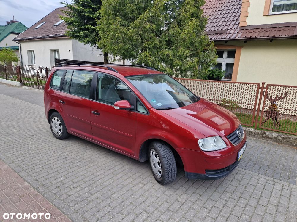 Volkswagen Touran - 12