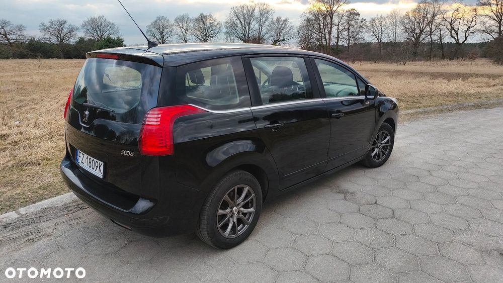 Peugeot 5008 - 5