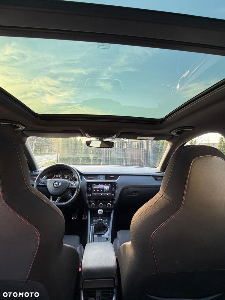Skoda Octavia 2.0 TSI RS - 23