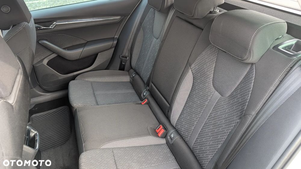 Skoda Octavia Combi 1.4 TSI iV DSG Style - 23