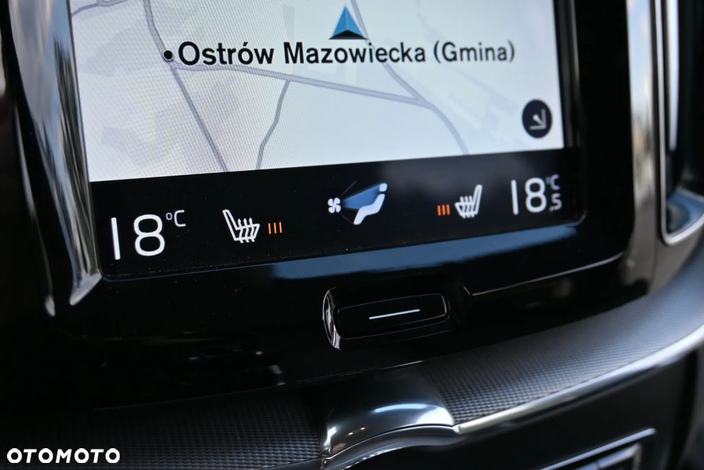 Volvo XC 60 D5 SCR AWD R-Design - 39