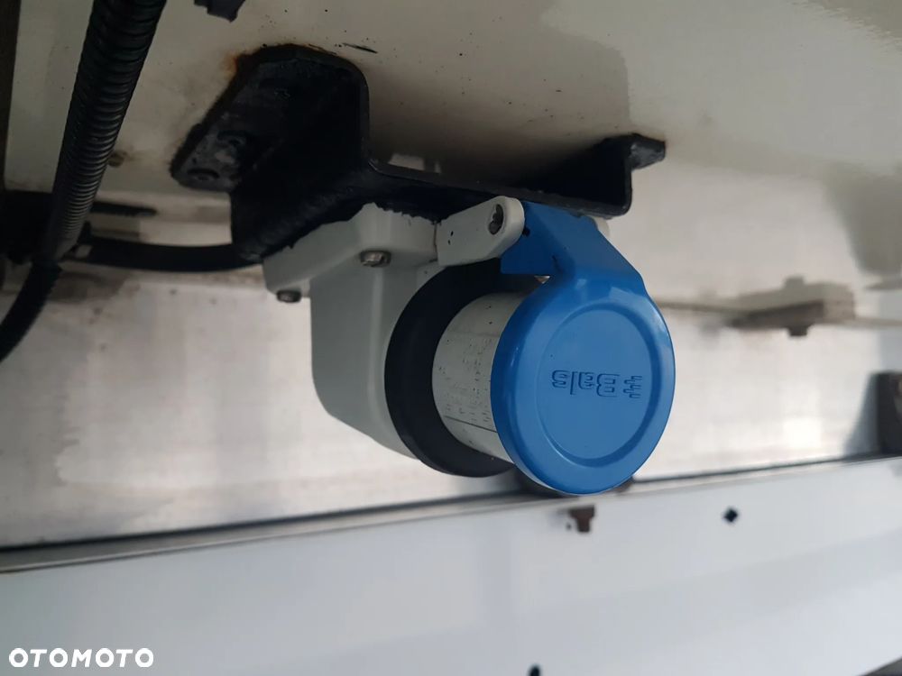 Renault MASTER 8EP CHŁODNIA 4,21x2,11x2,00 IZOTERMA AGREGAT CARRIER XARIOS 350 ZASILANIE Z SILNIKA + ELEKTRYCZNE STACJONARNE KLIMA - 6