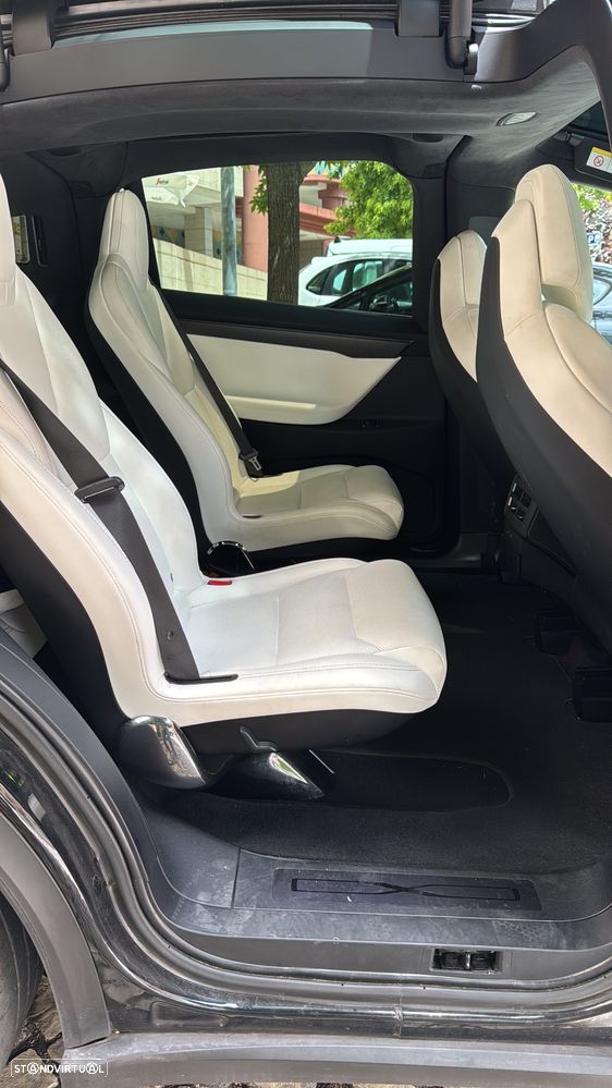 Tesla Model X P100D — fotografia 18