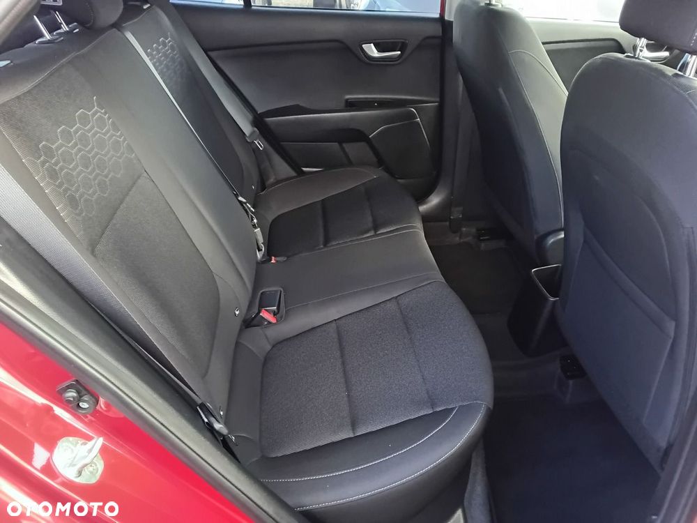 Kia Rio - 11