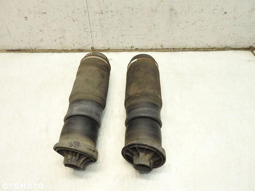 PODUSZKA MIECH AMORTYZATORA TYŁ MERCEDES R W251 3.0 CDI V6 A2513200425 - 2