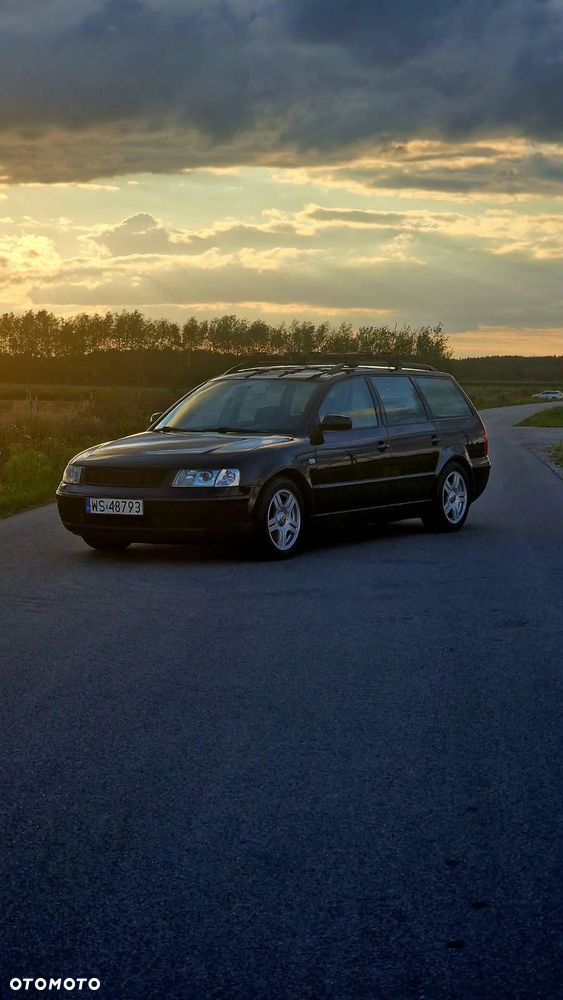 Volkswagen Passat 2.8 V6 4Motion Highline - 1