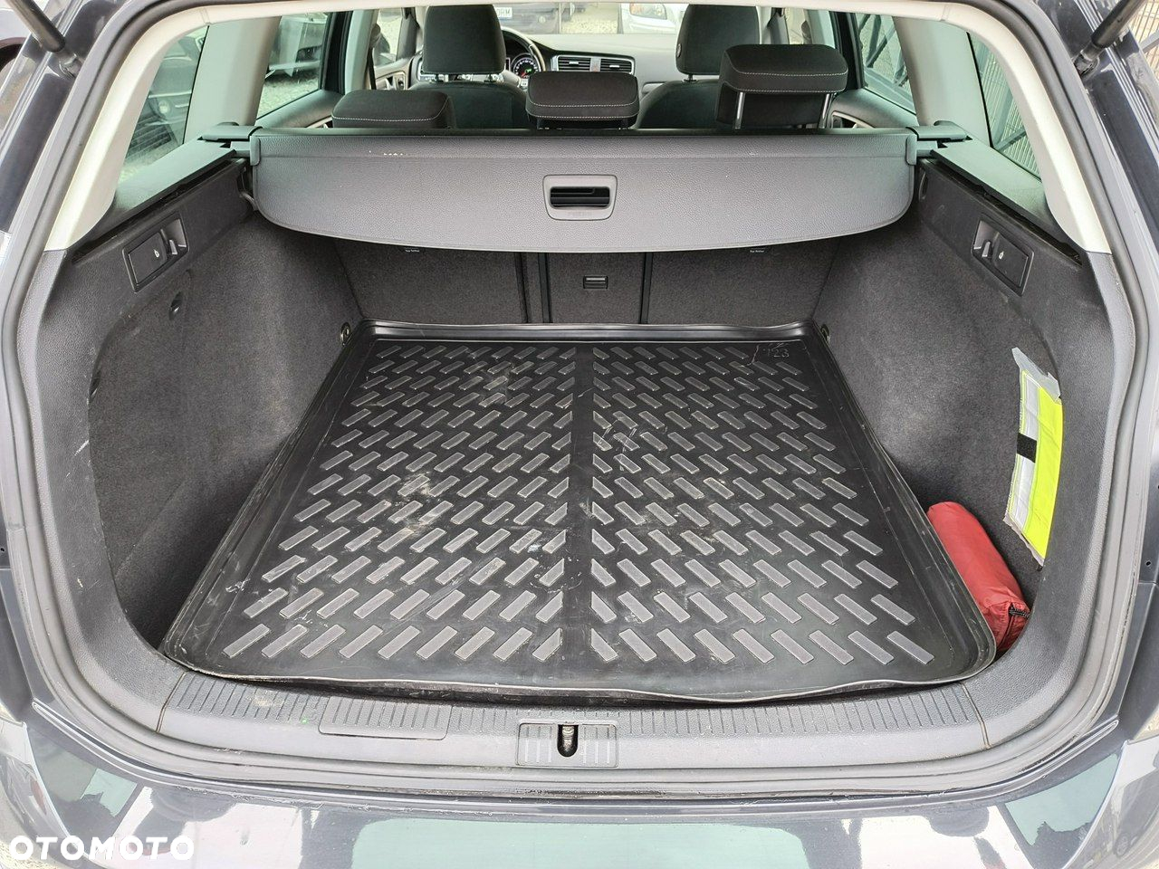 Volkswagen Golf 2.0 BlueTDI DSG Highline - 24