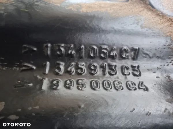 Obudowa skrzyni biegów 1341054C7 Case 5130 - 2