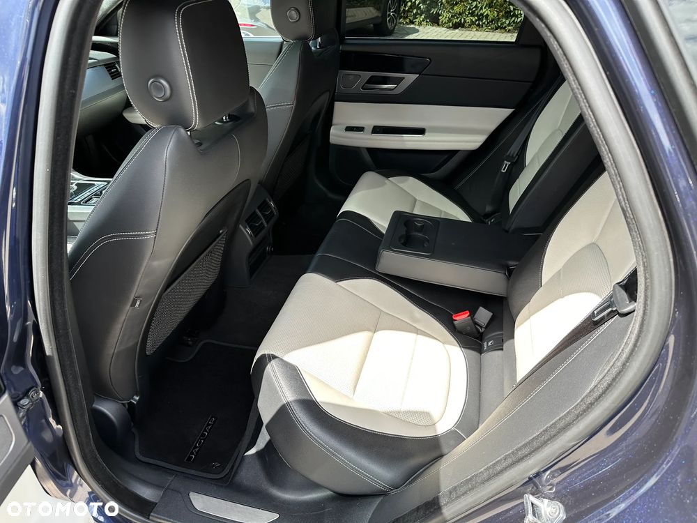 Jaguar XF - 21